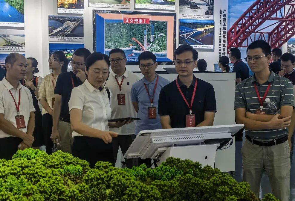 全国科普月 广西交通设计科普馆举办交通运输专业人士科普参观活动4 全国科普月 广西交通设计科普馆举办交通运输专业人士科普参观活动4